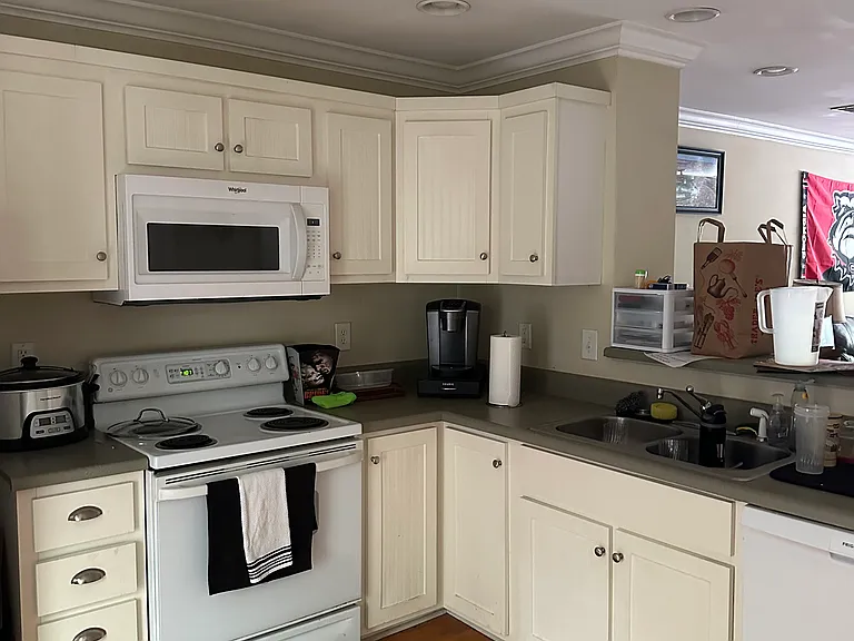 490 Barnett Shoals Rd #221 — Photo 4
