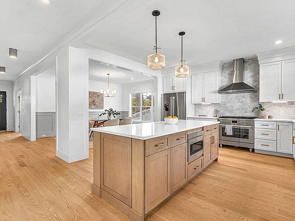 4th image of 26 Longfellow Rd