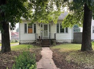 530 Tipton Ave, Wood River, IL 62095