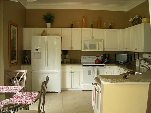 3rd image of 3969 Bishopwood Ct E