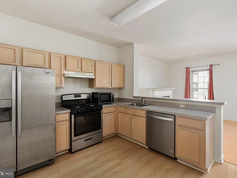 2536 Logan Wood Dr — Photo 2