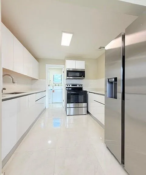 53 NE 16th Pl — Photo 4