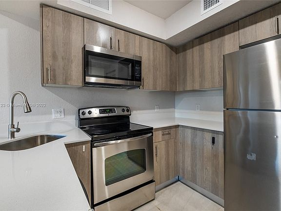 3rd image of 400 NE 137th St #302
