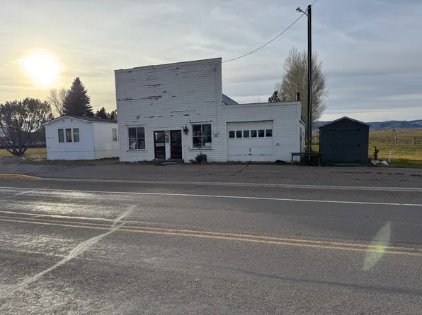 110 N Broadway Ave, Hall, MT 59837