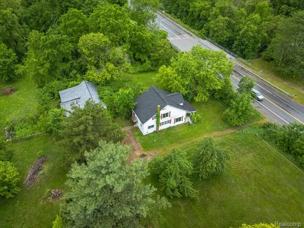 3246 E Maple Ave, Flint, MI 48507