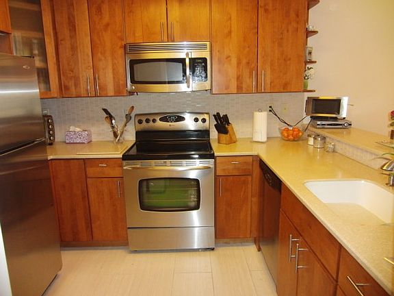 2nd image of 2140 Santa Cruz Ave APT A204