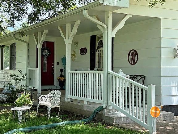 3rd image of 100 N Hickory St