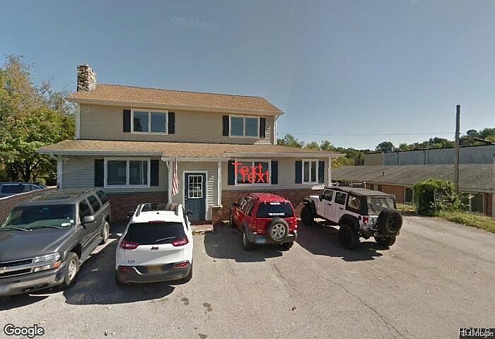 1st image of 17 Saint Charles St