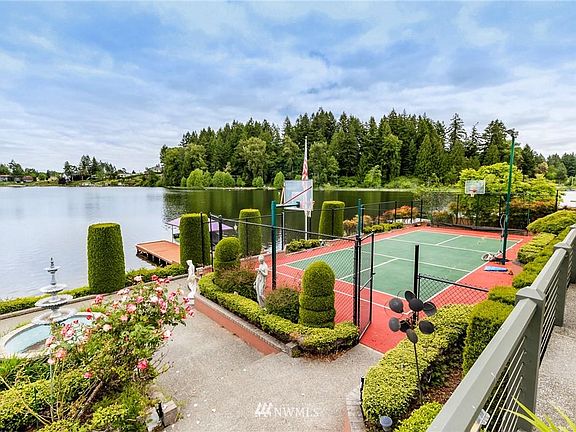 4th image of 3200 Long Lake Dr SE