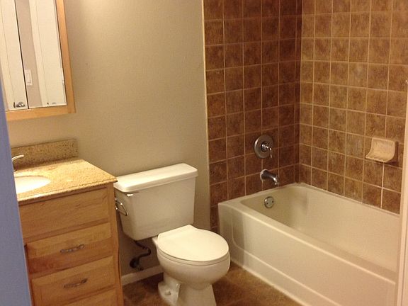 4th image of 8452 Gardens Cir APT 2