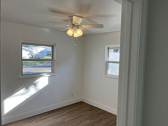 3rd image of 200 Deane Ct