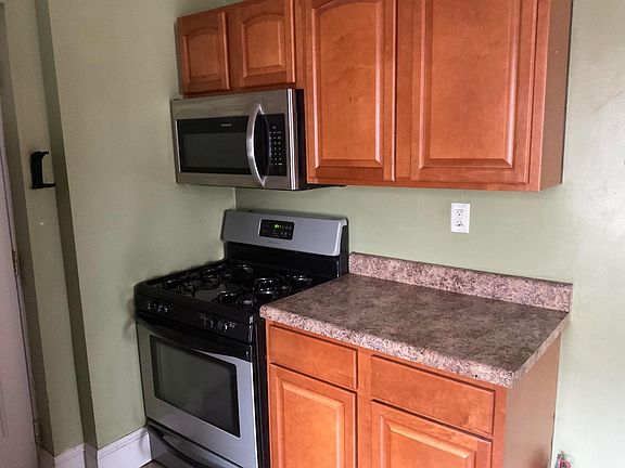 5th image of 307 W Mulberry St APT 4