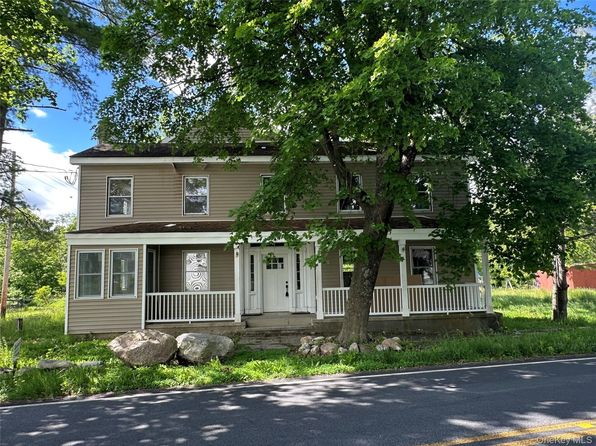 1445 Burlingham Rd