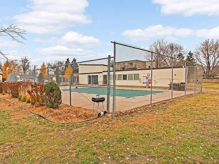 7176 72nd Ln N — Photo 4