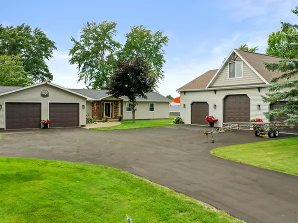 1265 E Houghton Lake Dr, Houghton Lake, MI 48629