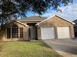 6109 Comfort Dr, Fort Worth, TX 76132