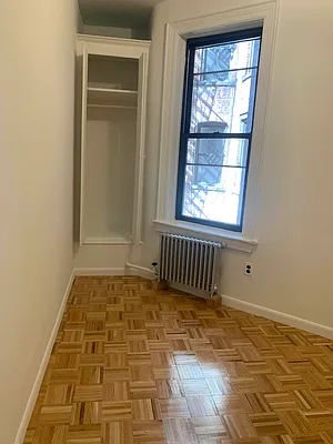 Rented by M.Grossman R.E. Management | media 2