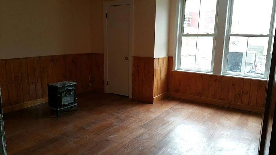 327 Main St — Photo 4