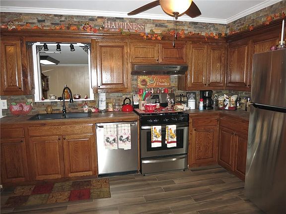 3rd image of 126 Kaffie Dr