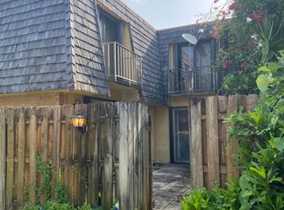 146 Woodland Rd, Palm Springs, FL 33461