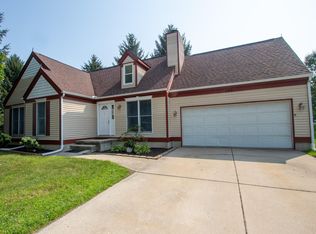 399 Conestoga Dr, Chesterton, IN 46304