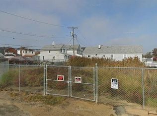 21 Bayview Ave, Howard Beach, NY 11414