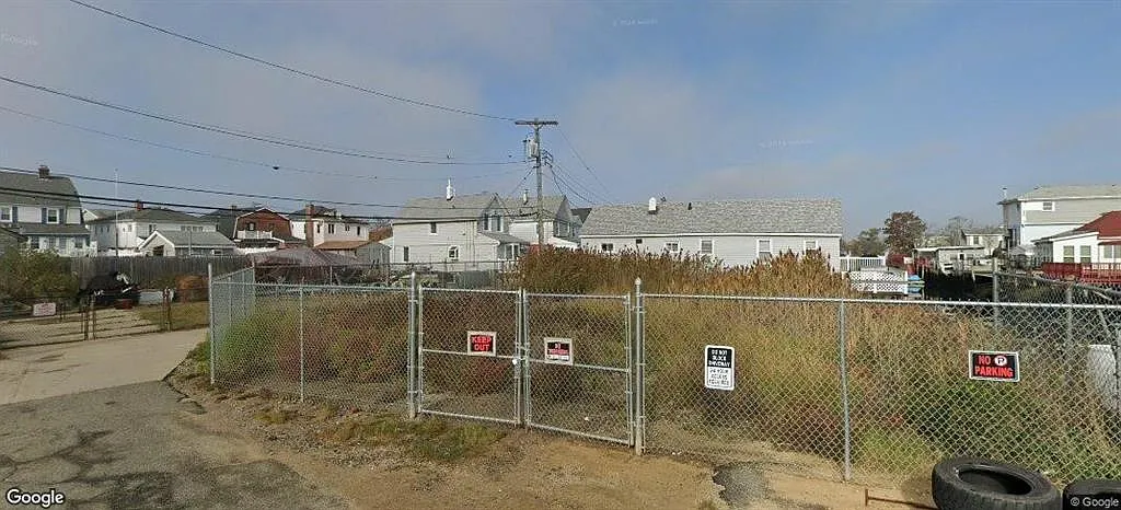 21 Bayview Ave photo 1