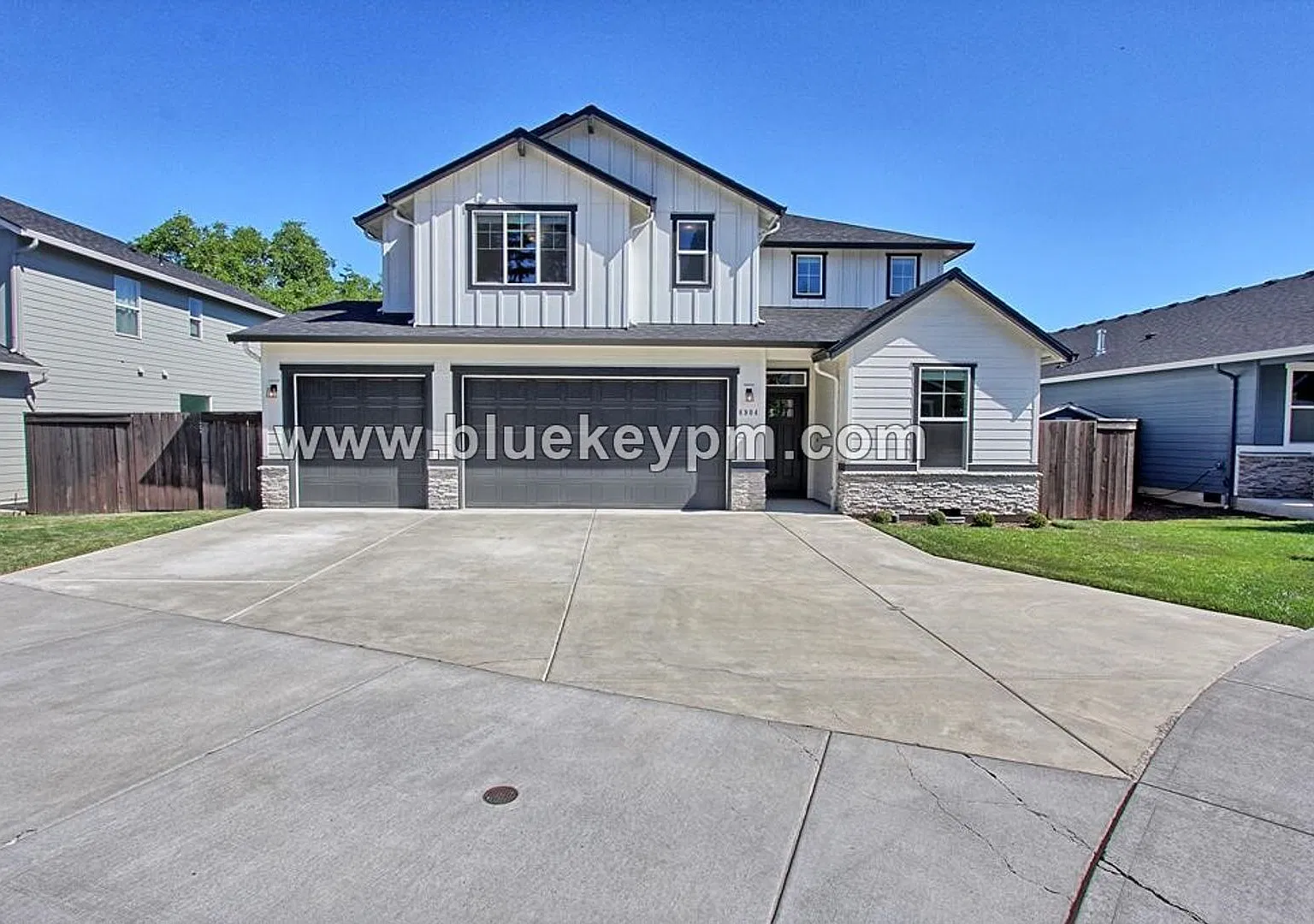 4 Bed, 3 Bath Home in Walnut Grove Near Andresen and 78th Street — Photo 1
