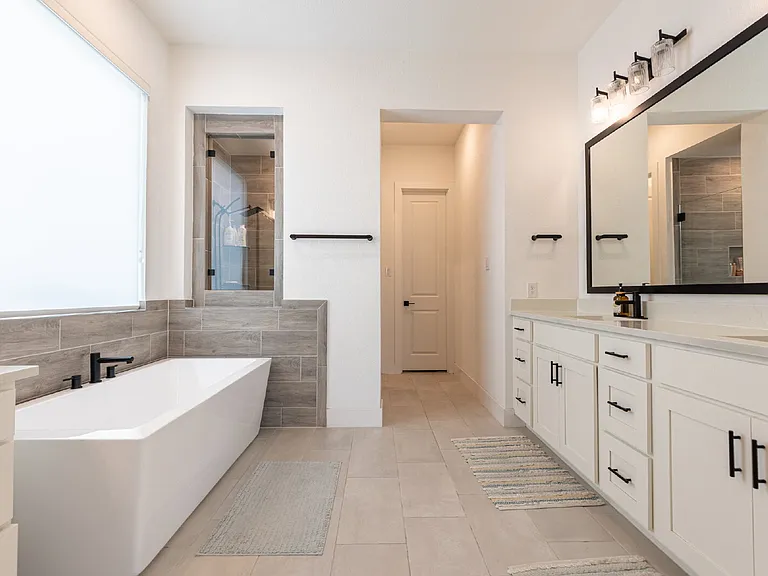 208 Sadaba St — Photo 40