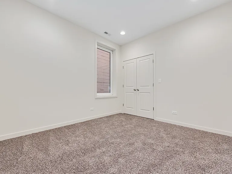 2824 W Van Buren St #302 — Photo 17