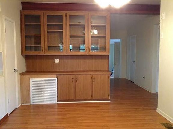 3rd image of 1225 Oak Dr