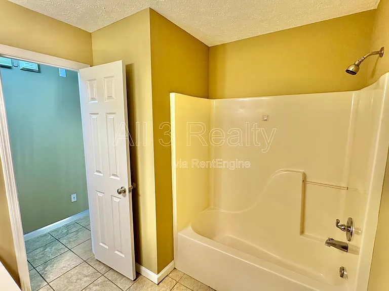 6917 Oak Side Dr — Photo 22