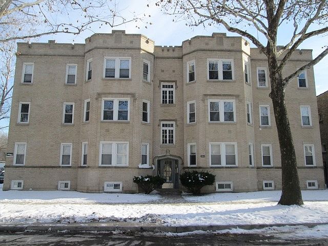 1st image of 5853 N Artesian Ave #1S