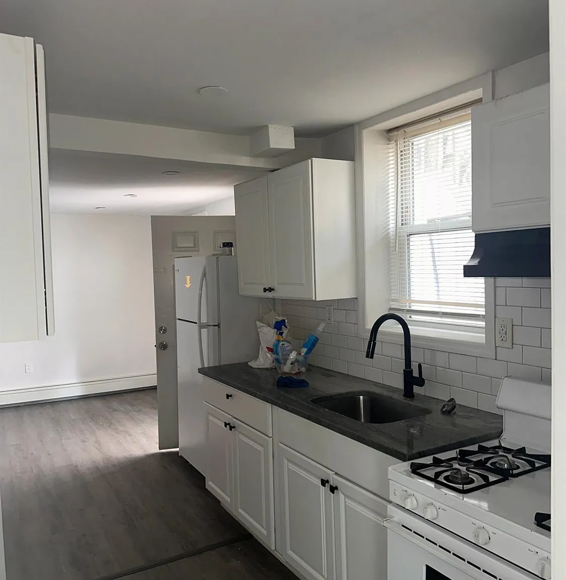 1 bed, 1.0 bath, $1,600 — Photo 3