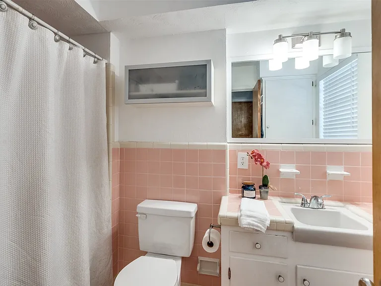 9222 Livenshire Dr — Photo 9