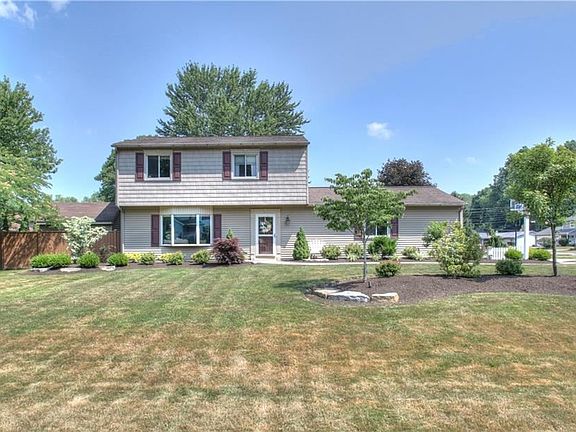 3rd image of 6318 Dunbar Dr