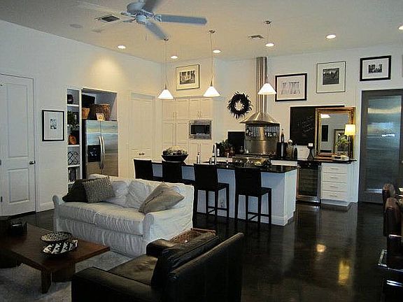 3rd image of 1332 Hoffmann Ln