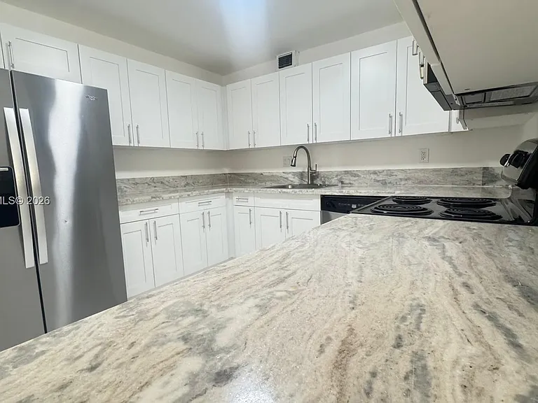 18151 NE 31st Ct #707 — Photo 9