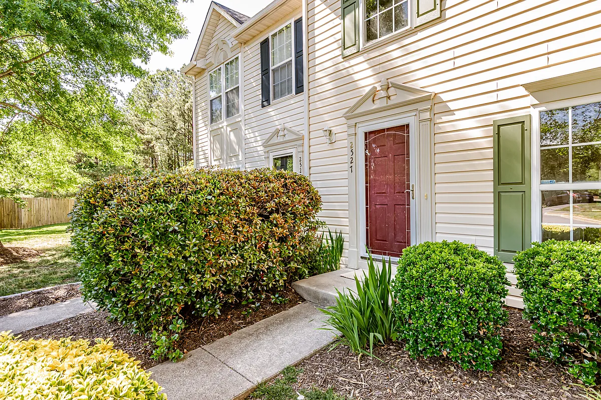 Building Photo - 2527 Mountain Ash Cir