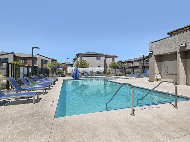 9493 Sky Pointe Dr — Photo 21