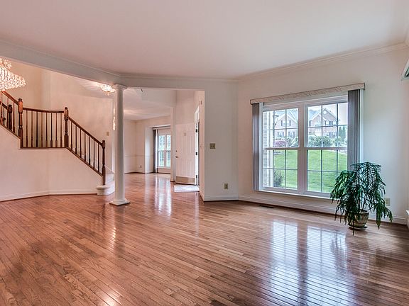 Living room to foyer view
