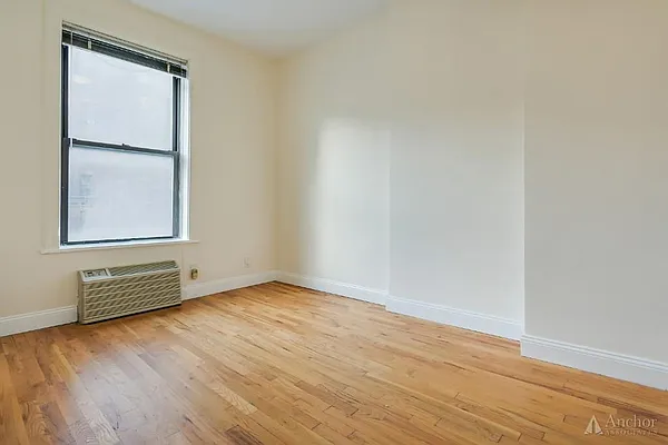 Rented by Anchor Associates | media 23