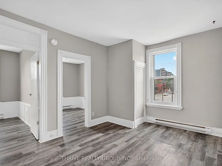 259 Clarence St — Photo 15