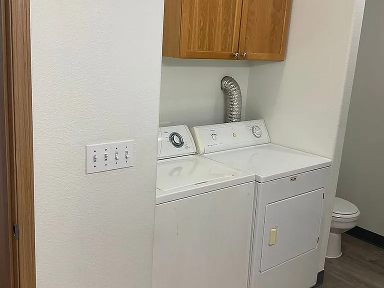 Ascot Place Apartments — Photo 5