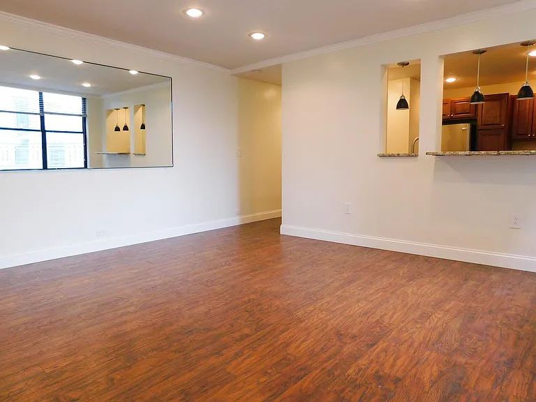 112 Washington Pl #7F — Photo 11