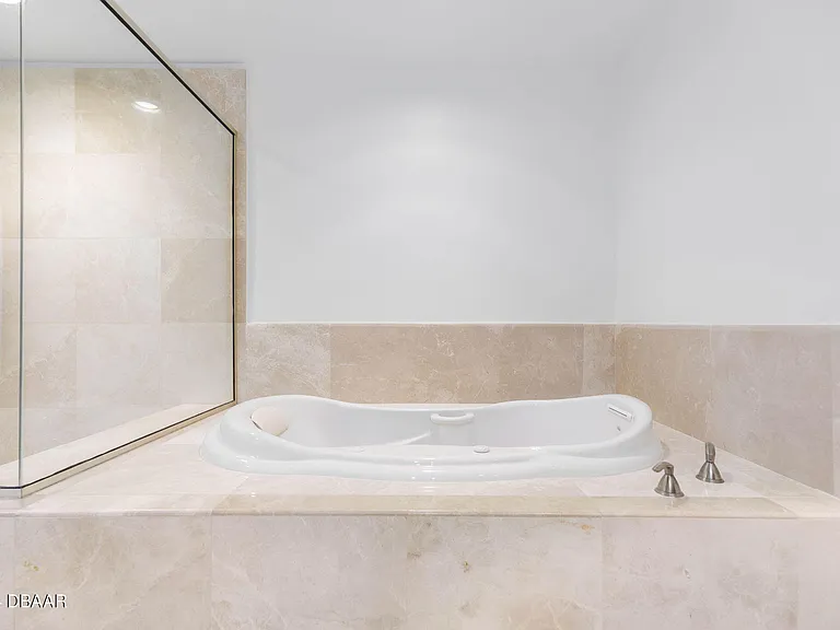 231 Riverside Dr #12091 — Photo 53