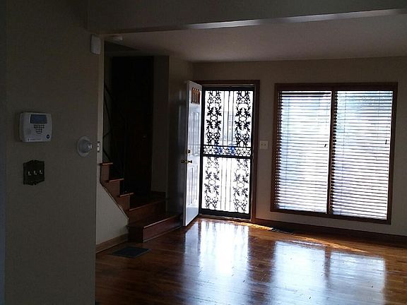 4th image of 790 Whitethorne Ave