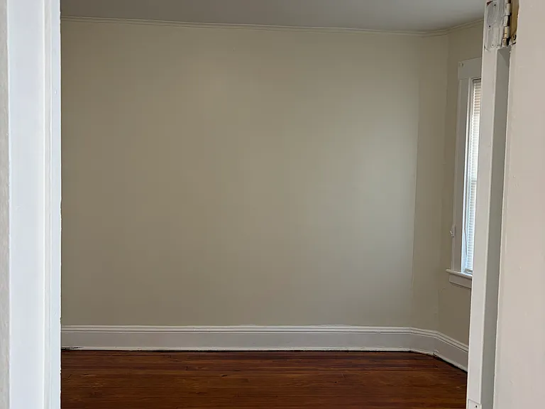 127-129 Read St #1 — Photo 3
