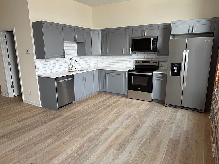 900 Central Ave #202 — Photo 7