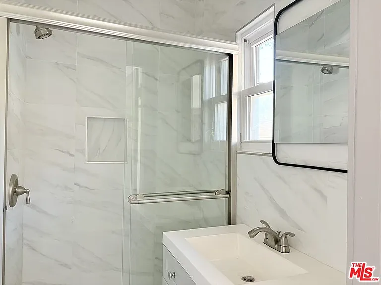 613 N Lucerne Blvd — Photo 13